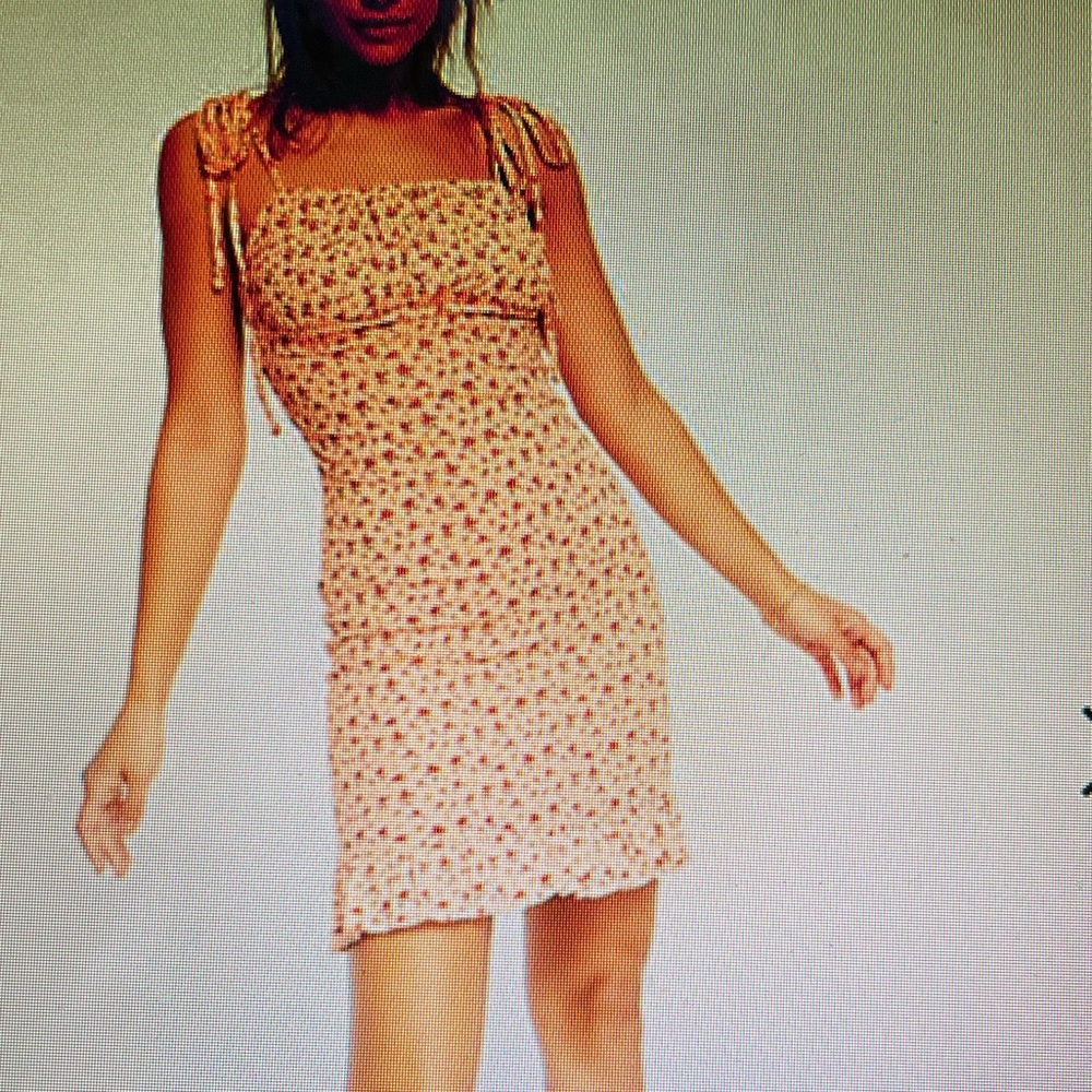 New Urban threads coral floral gathered bodice ruffled bottom dress in size 8 - Picture 3 of 9
